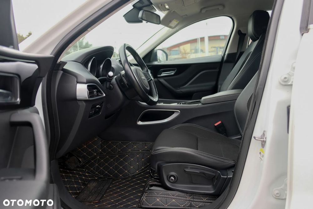 Jaguar F-Pace 20d AWD R-Sport - 20