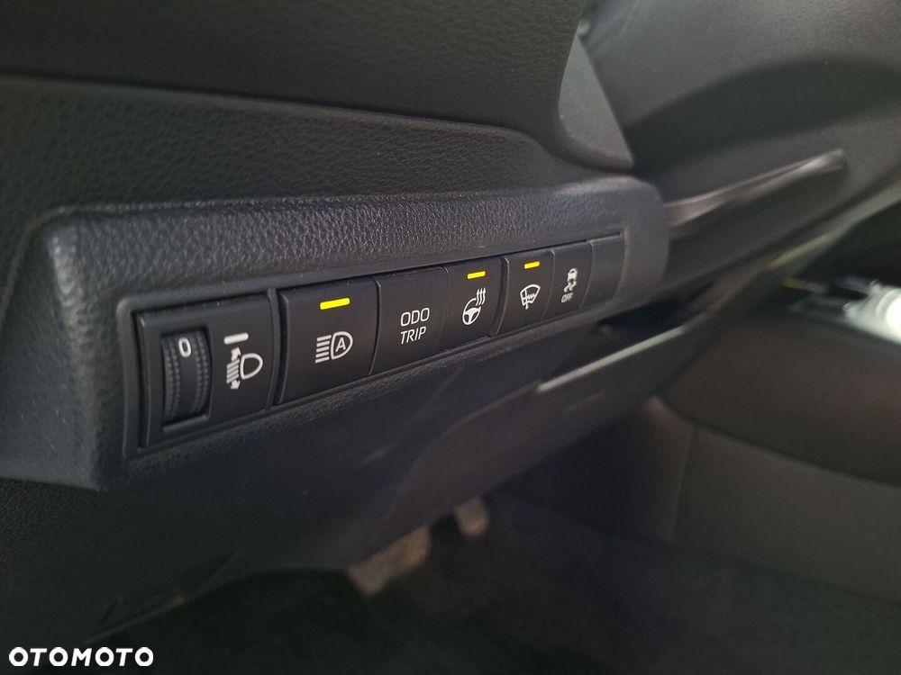 Toyota Corolla 1.8 Hybrid Comfort - 24