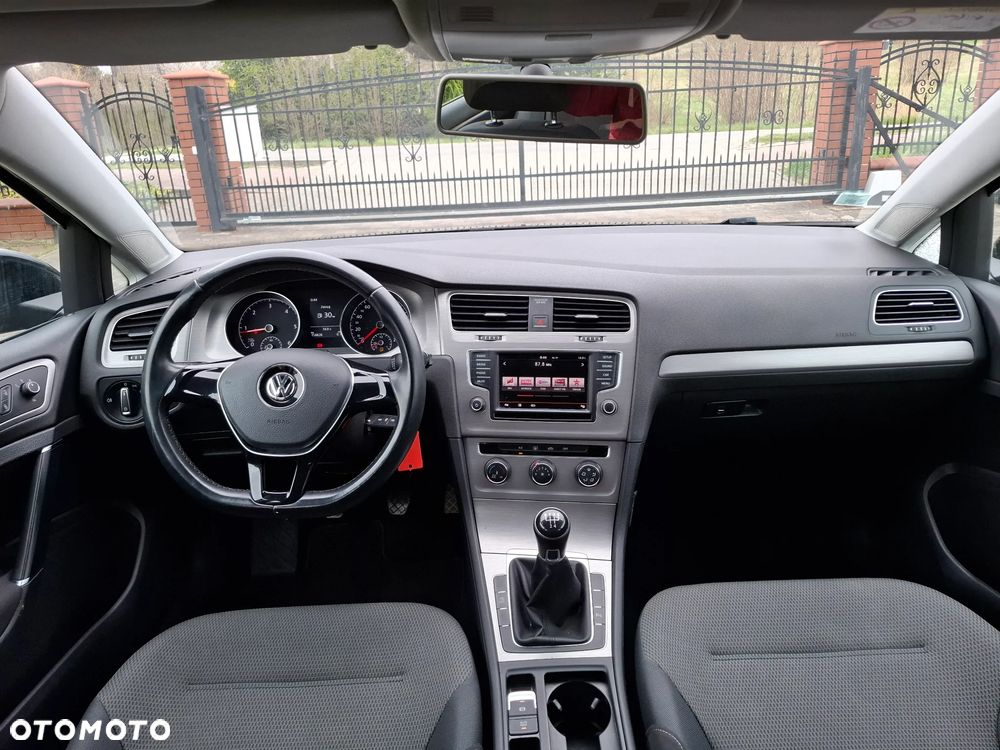 Volkswagen Golf - 29