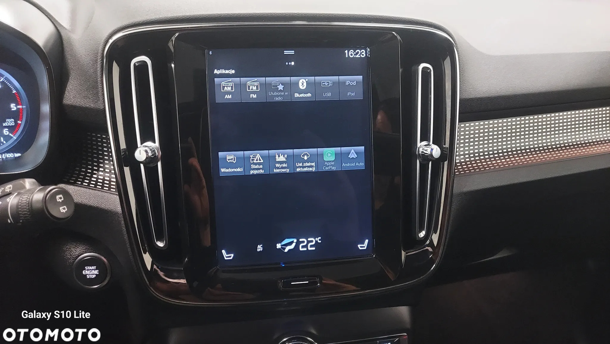 Volvo XC 40 D3 SCR R-Design - 28