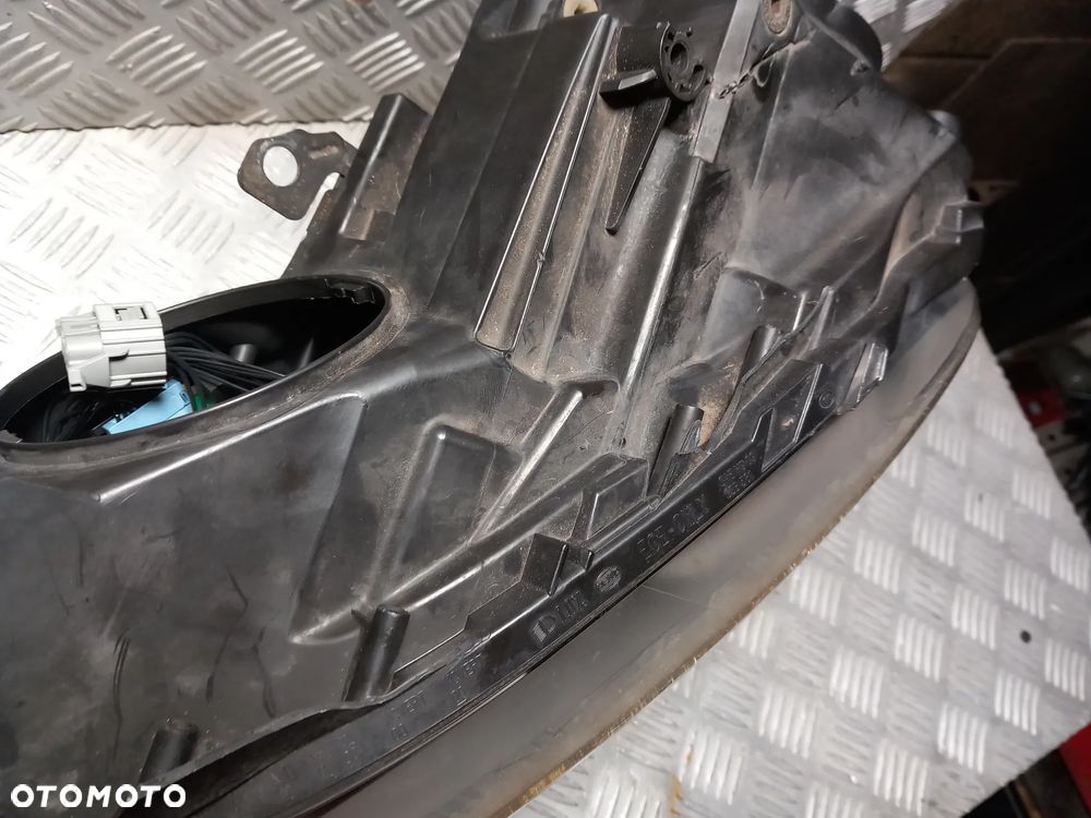 VW GOLF VI LAMPA REFLEKTOR LEWA PRZEDNIA LEWY PRZÓD XENON LED USZKODZONA - 8