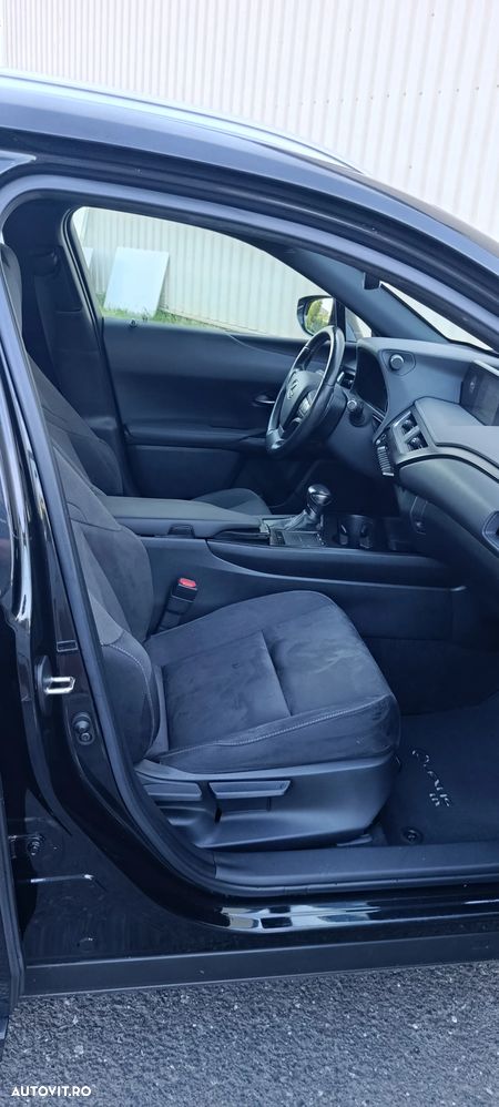 Lexus UX 250h FWD Business - 8