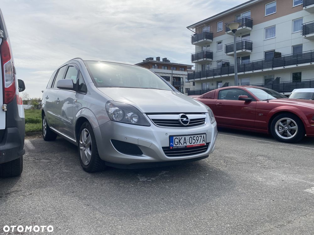 Opel Zafira 1.8 Cosmo EU5 - 1