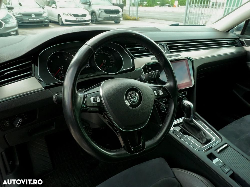 Volkswagen Passat 2.0 TDI DSG 4Motion Highline - 14