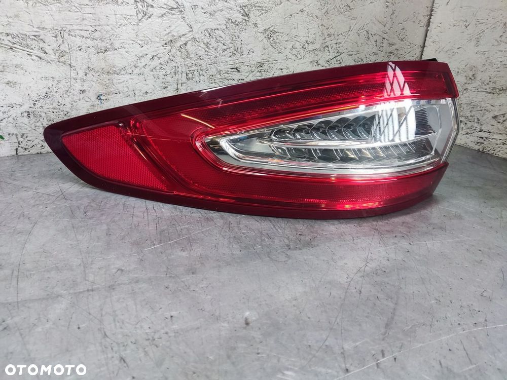 FORD MONDEO MK5 HB LAMPA LEWA W BŁOTNIK - 2