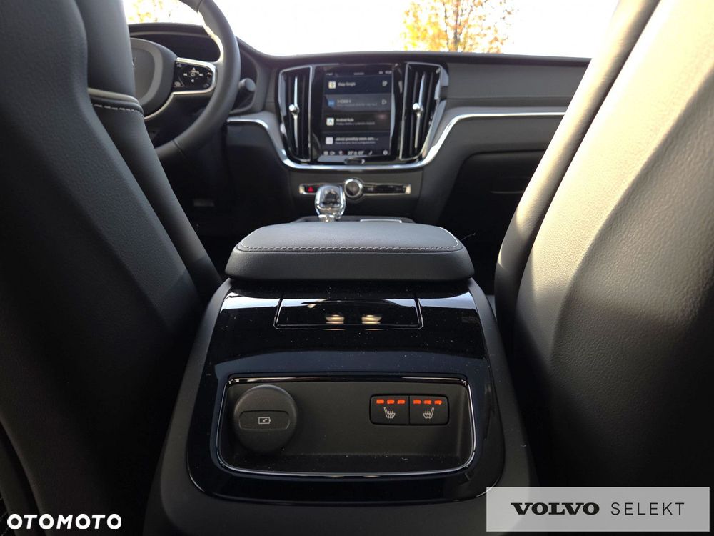 Volvo S60 T8 Recharge AWD Ultimate Dark - 28