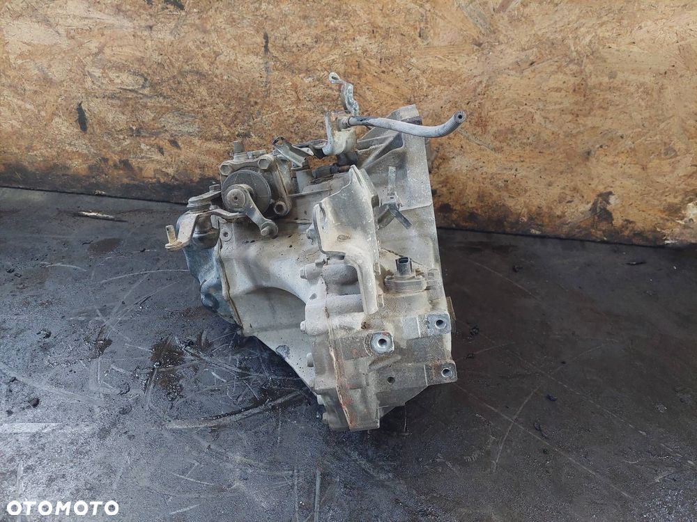 SKRZYNIA BIEGÓW TOYOTA YARIS I 1.3 16V MANUAL 5 BIEGÓW - 4