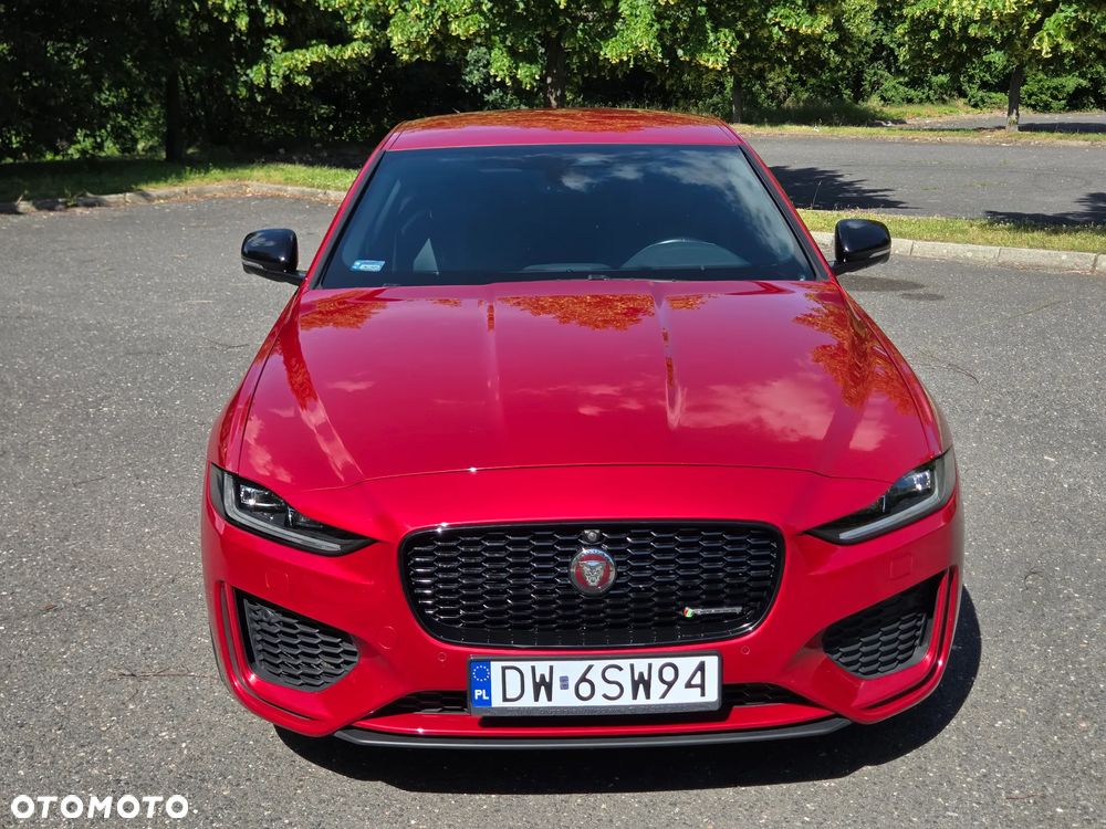 Jaguar XE 2.0 P250 R-Dynamic Black - 13