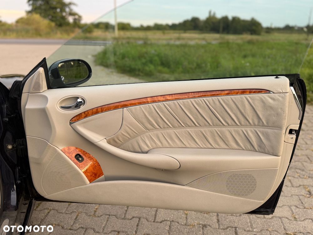 Mercedes-Benz CLK - 16
