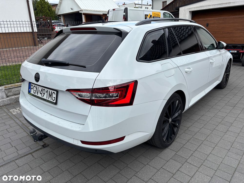 Skoda Superb 2.0 TDI DSG Style - 29