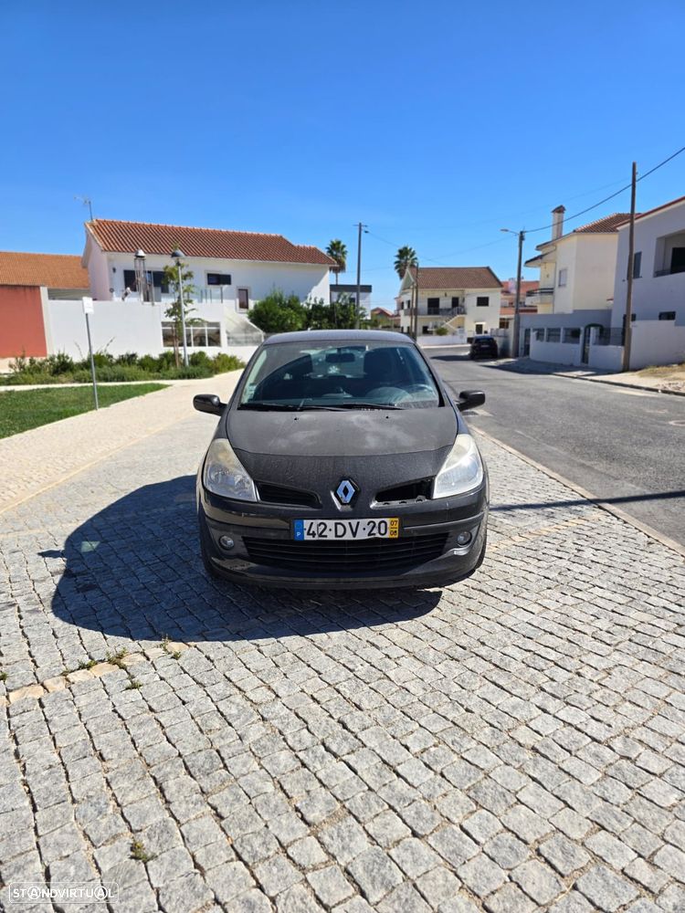 Renault Clio 2007 photo 2
