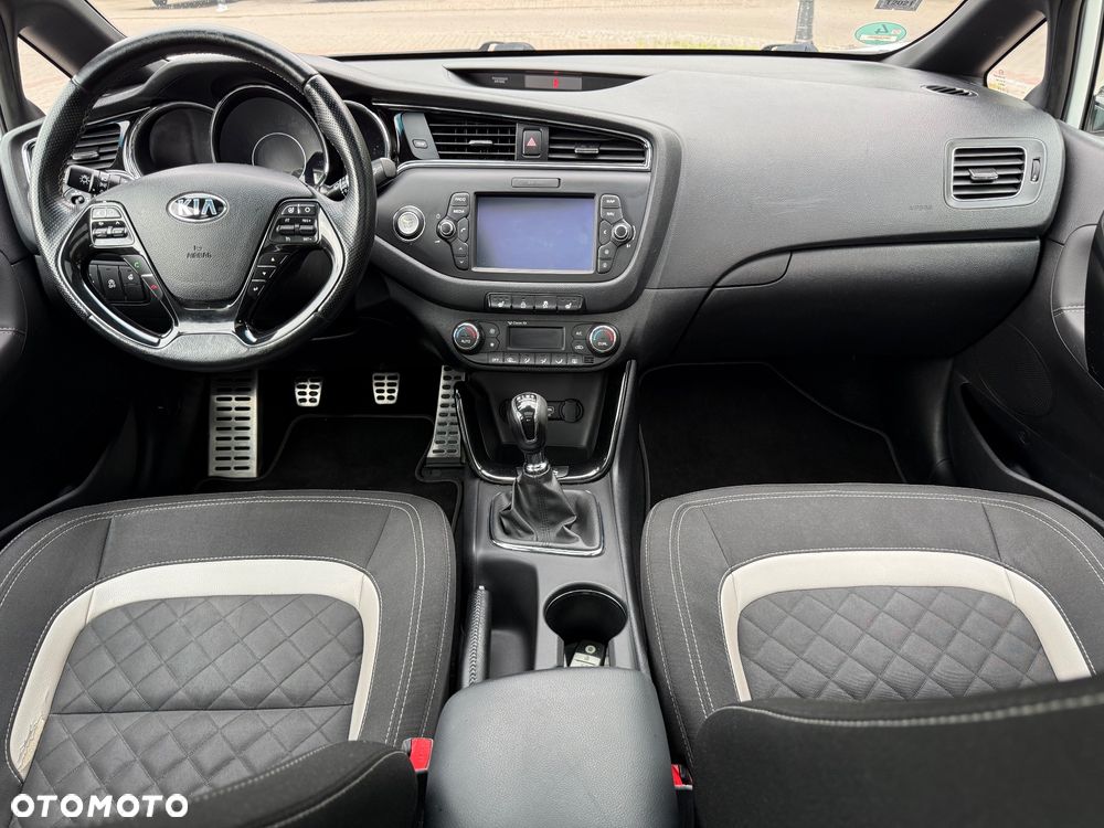 Kia Ceed 1.6 CRDi 136 ISG GT Line - 12