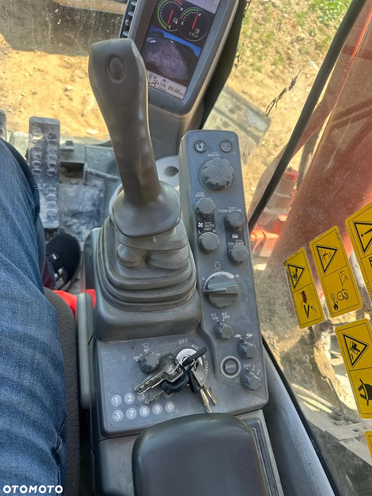 Hitachi Koparka Gąsienicowa HITACHI ZAXIS ZX 225 USLC ZX225USLC-5B 26 Ton Osprzęt - 27
