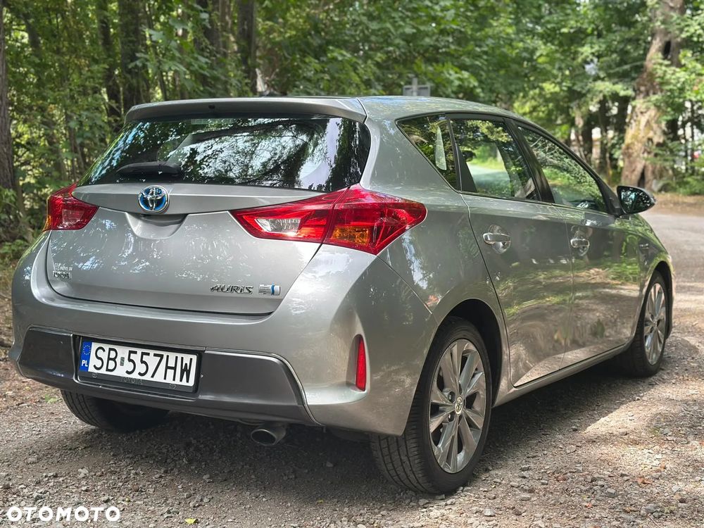 Toyota Auris 1.8 HSD Luna - 2