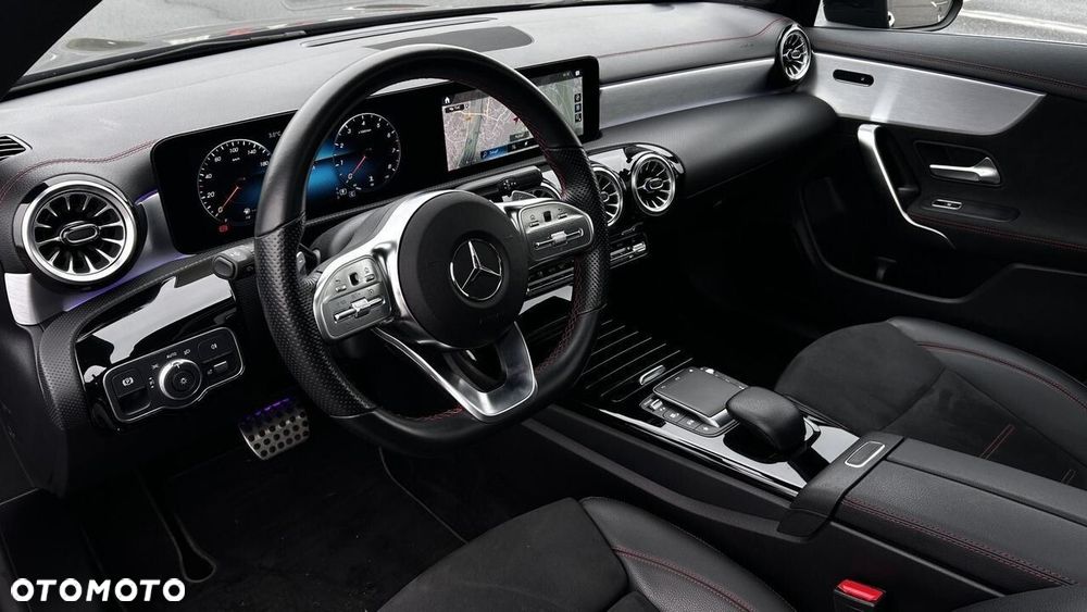 Mercedes-Benz CLA 200 7G-DCT - 11