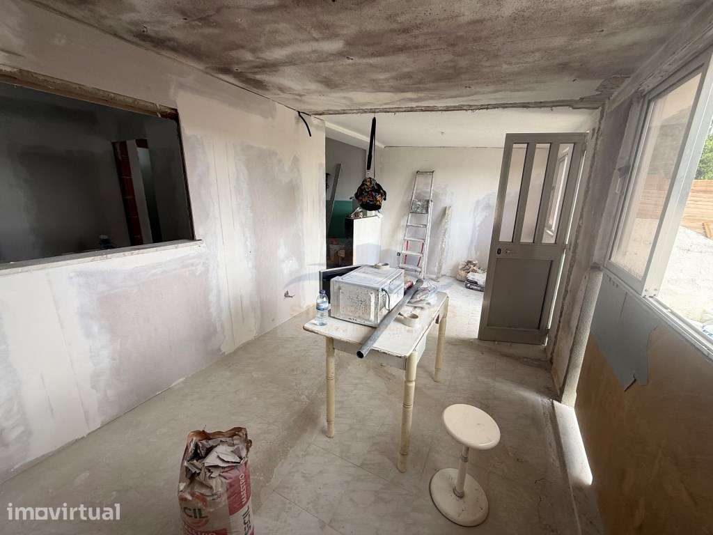 T3 com Excelente Potencial em Odivelas | 3º Andar | Zona Central e ... - Grande imagem: 4/4