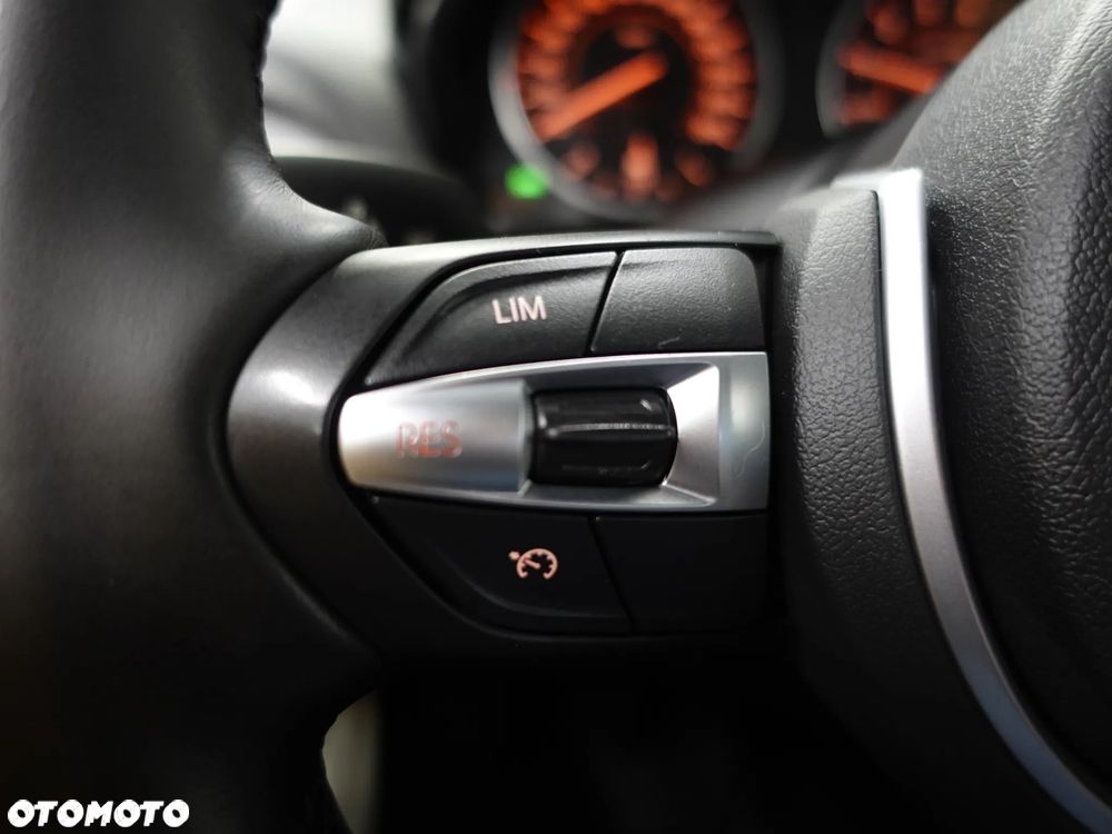 BMW Seria 1 - 35