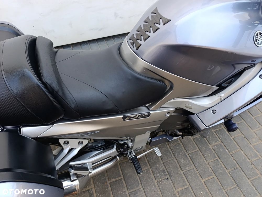 Yamaha FJR - 27