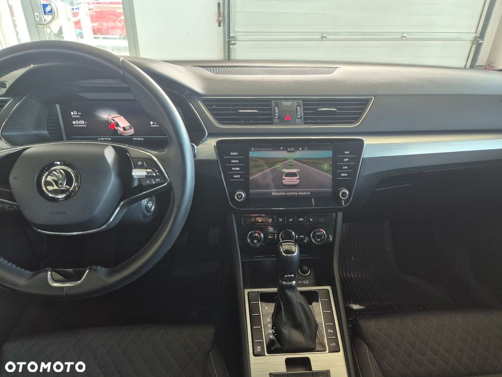 Skoda Superb 2.0 TDI SCR Ambition DSG - 25