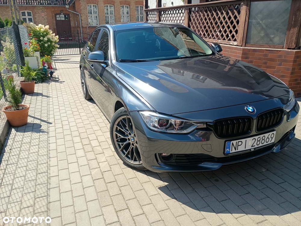 BMW Seria 3 328i - 2