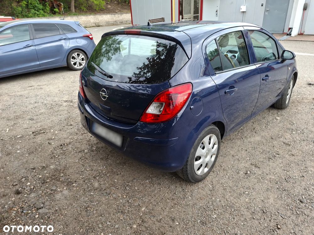 Opel Corsa 1.2 16V Cosmo - 2