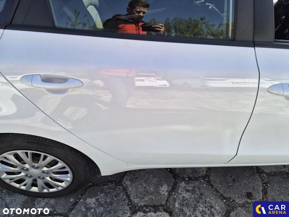 Kia Ceed - 24