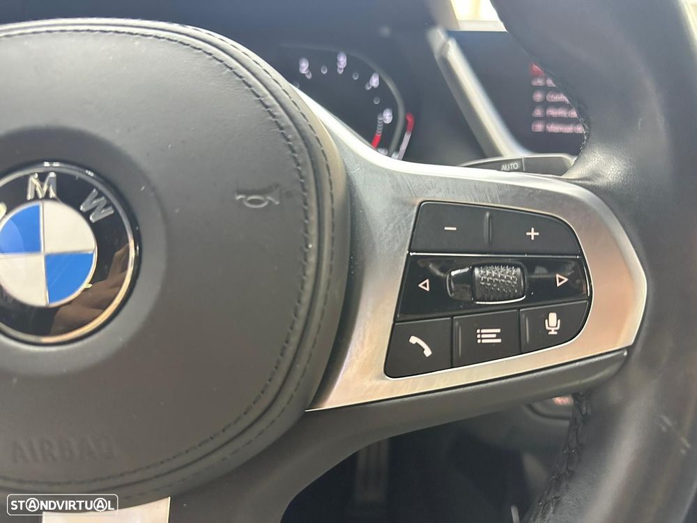 BMW 116 d Pack 50 anos M Auto - 23