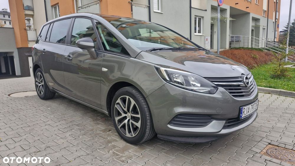 Opel Zafira - 1