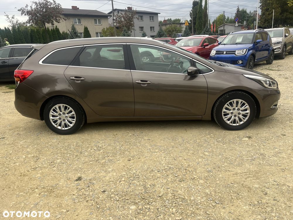 Kia Ceed 1.6 GDI ISG Spirit - 4