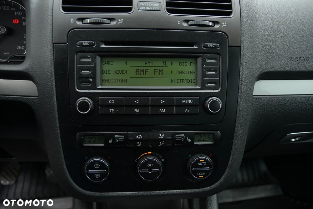 Volkswagen Golf - 28