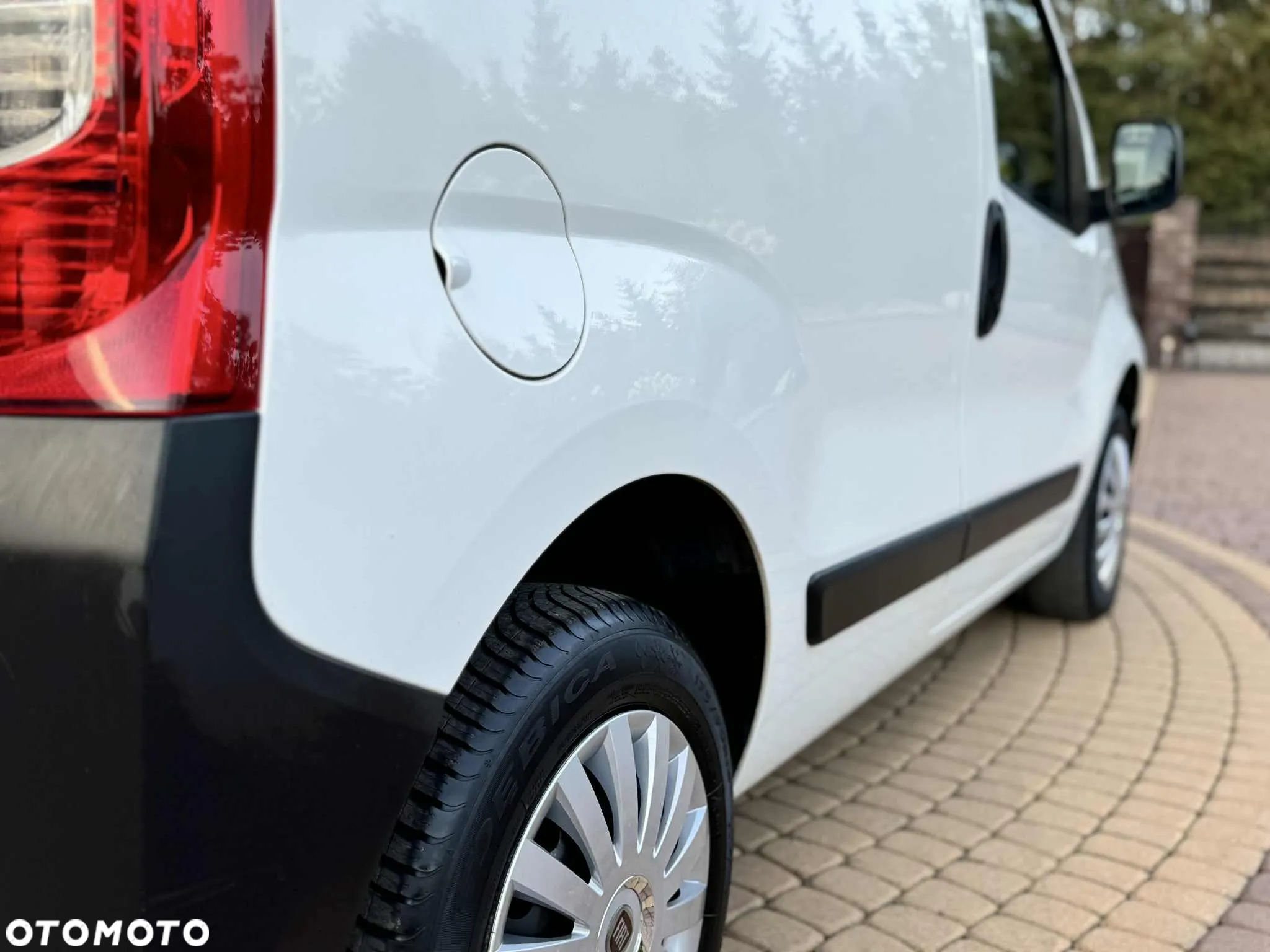 Fiat Fiorino Kombi 1.4 8V Base - 23