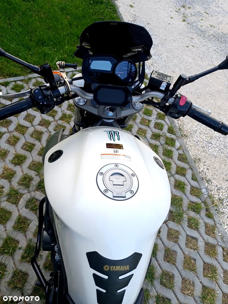 Yamaha XJ - 12