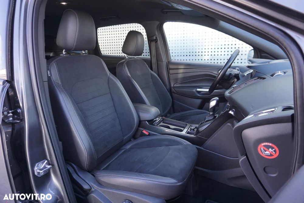 Ford Kuga 2.0 TDCi 4WD Powershift ST-Line - 6