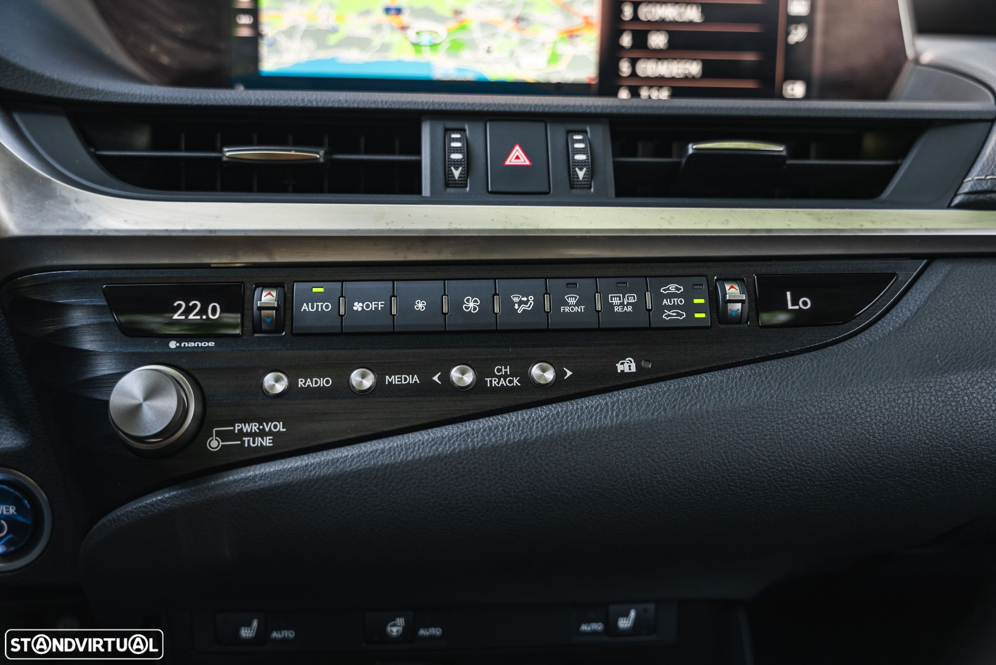 Lexus es-300h Special Edition - 31