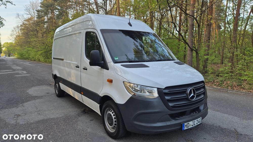 Mercedes-Benz Sprinter - 1