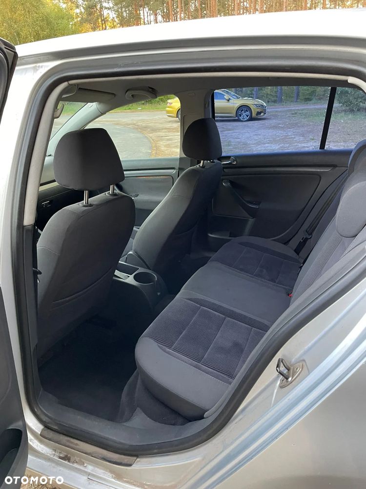 Volkswagen Golf V 1.9 TDI Trendline - 16