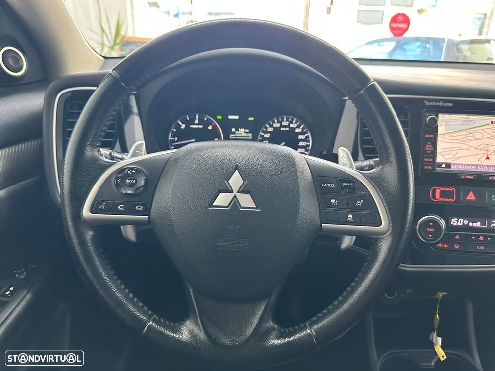 Mitsubishi Outlander 2.2 DI-D 4WD Auto Instyle - 14
