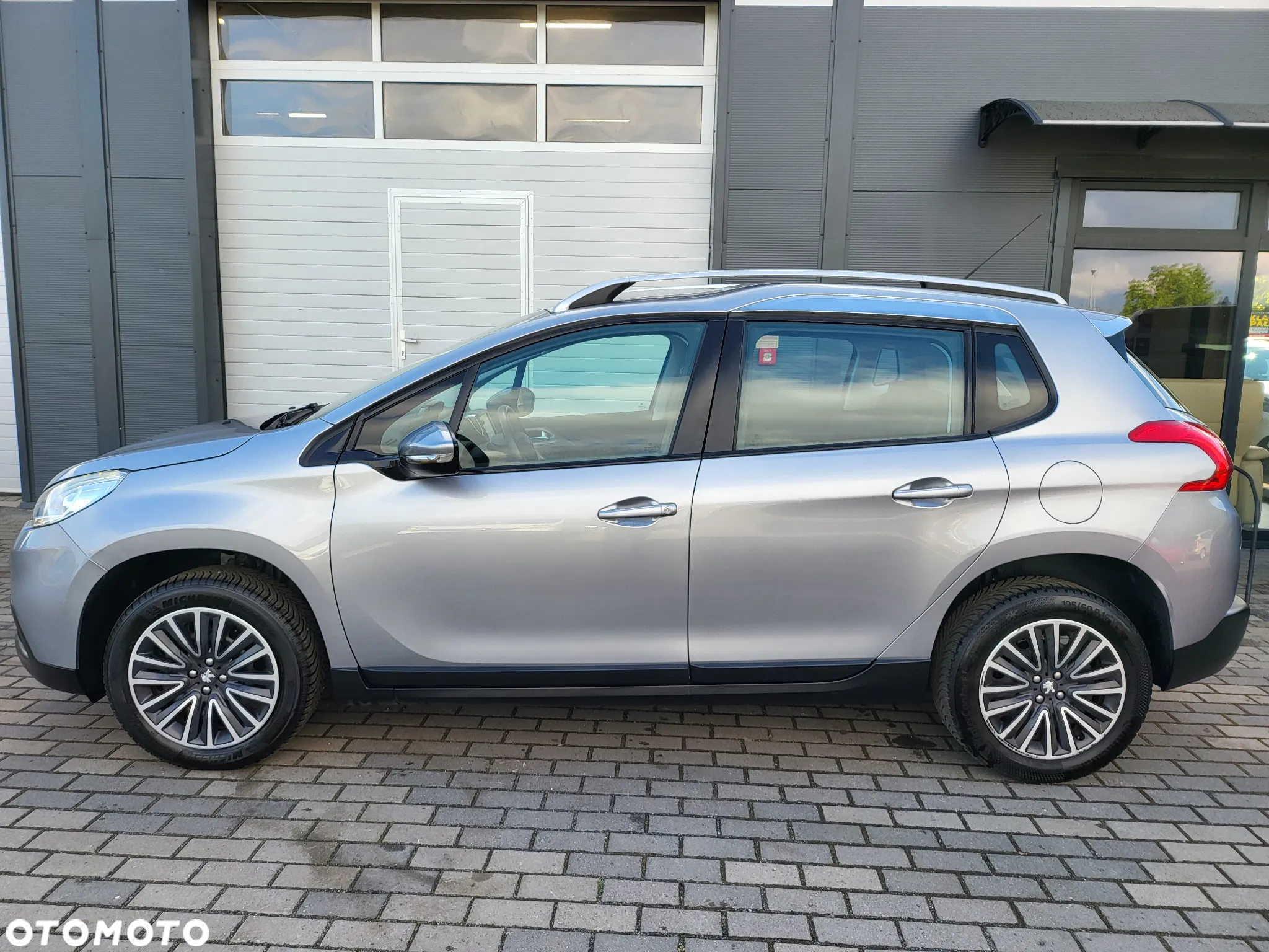 Peugeot 2008 PureTech 82 Style - 24