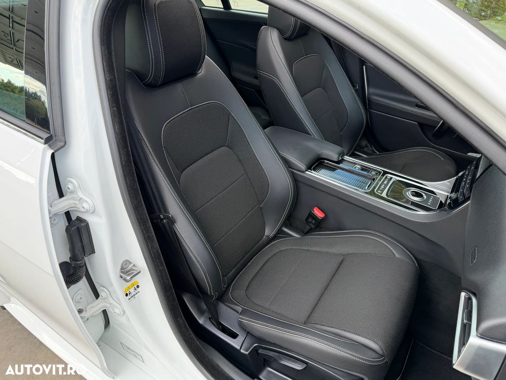 Jaguar XE 20d Aut. R-Sport - 13