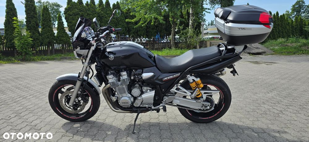 Yamaha XJR - 9
