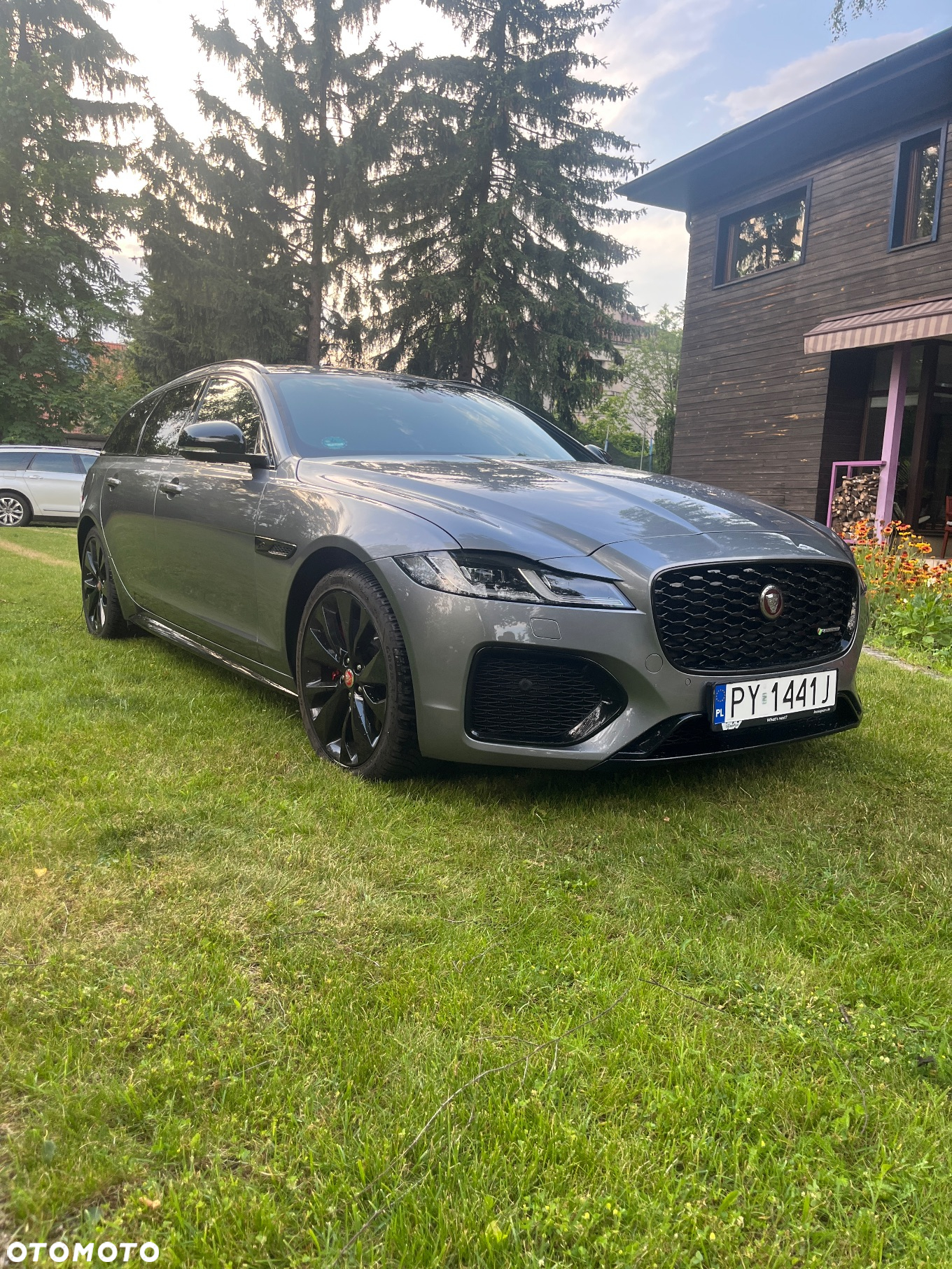 Jaguar XF D200 AWD Sportbrake R-Dynamic SE - 2