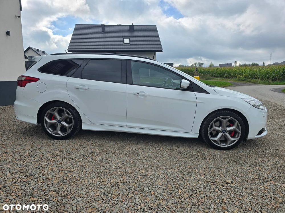 2013 Ford Focus 2.0 EcoBoost ST mit Leder-Sport-Paket, photograph 8