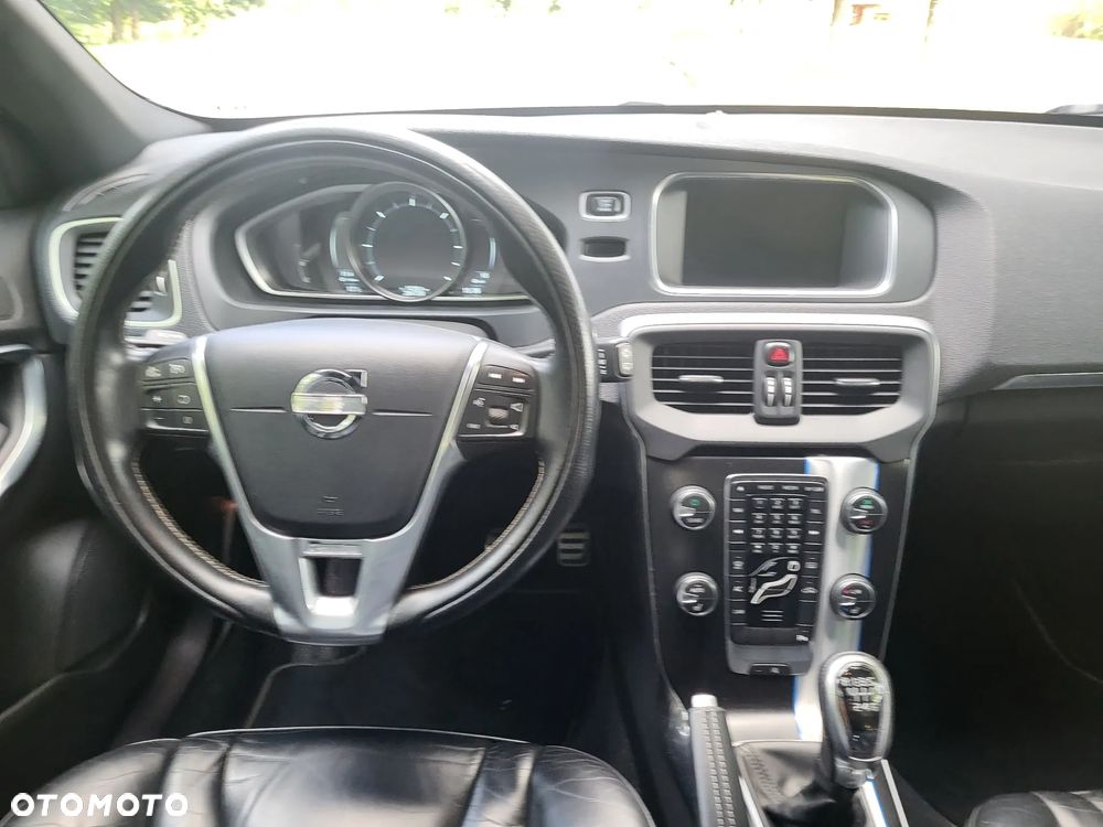 Volvo V40 - 16