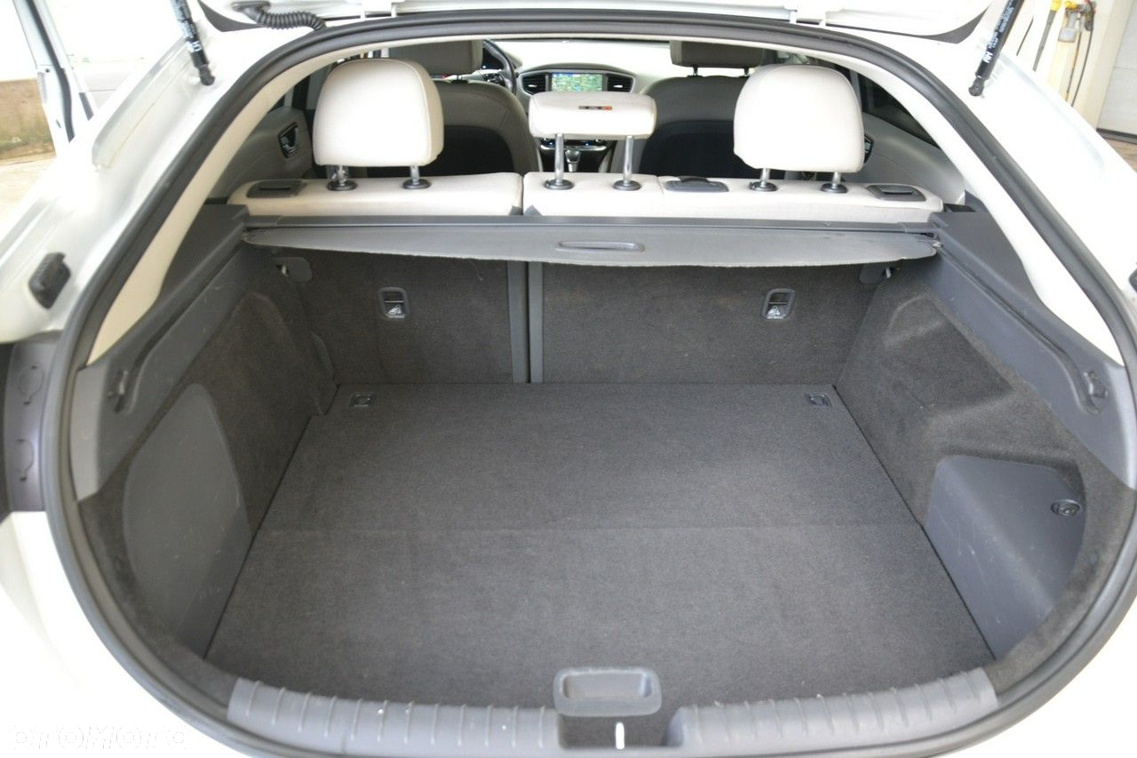 Hyundai IONIQ - 26