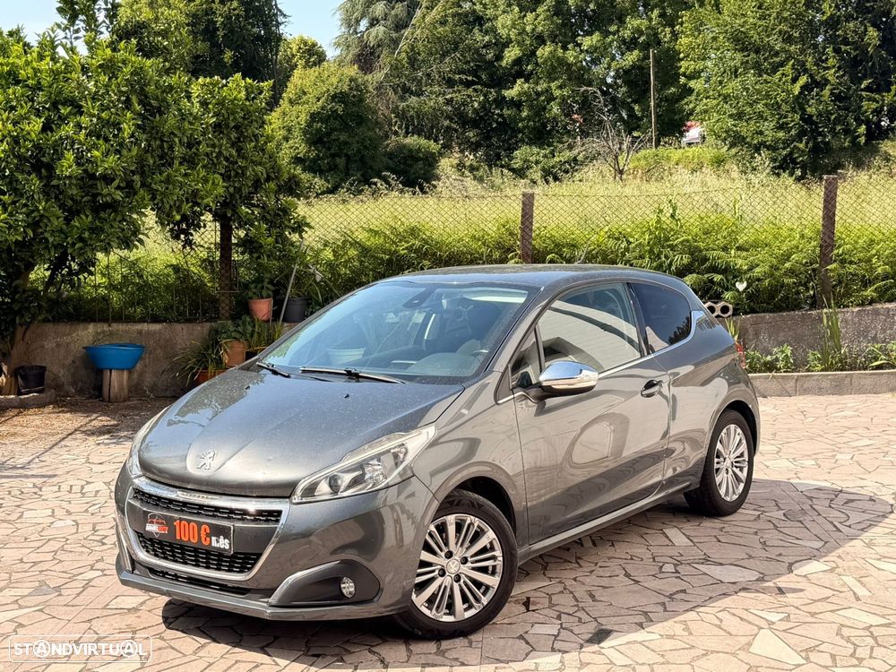 Peugeot 208 1.2 PureTech Allure - 1
