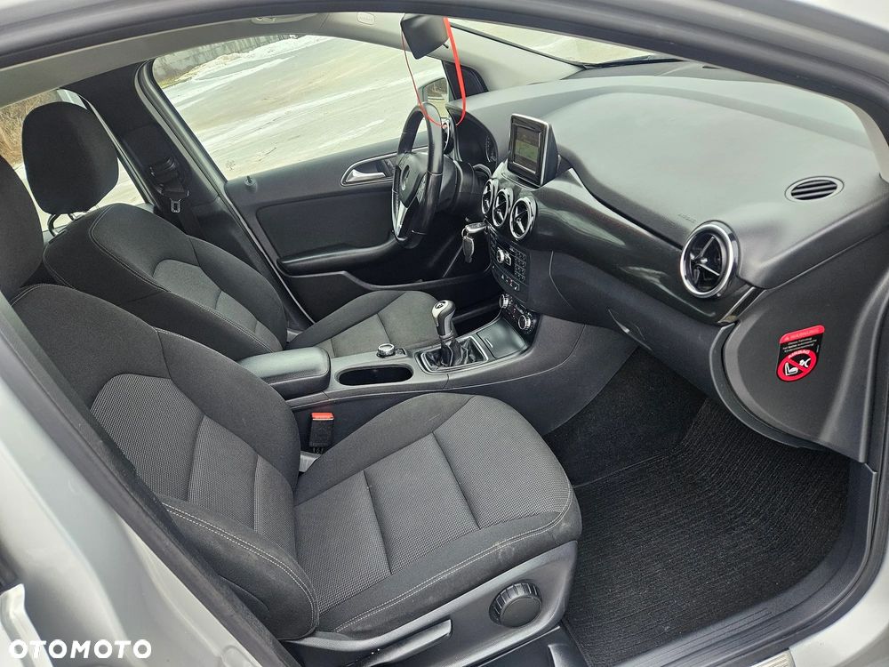 Mercedes-Benz Klasa B 180 (BlueEFFICIENCY) - 9