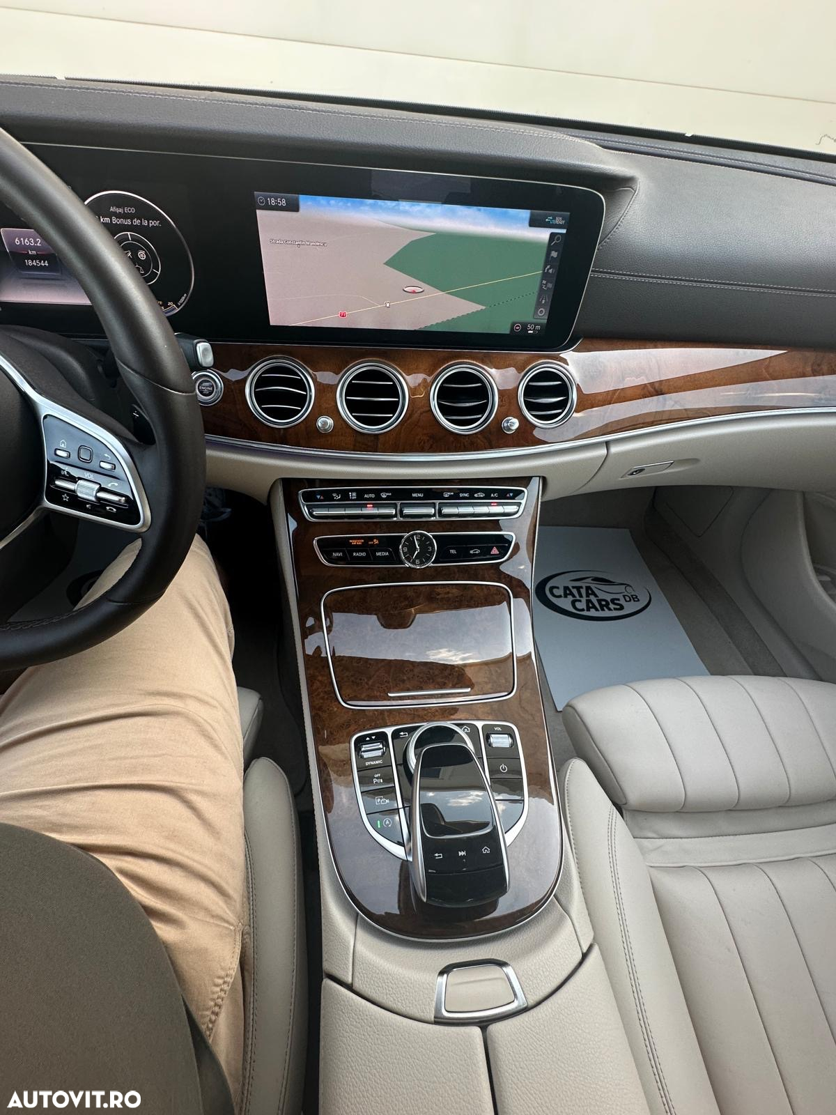 Mercedes-Benz E 220 d 4Matic T 9G-TRONIC Exclusive - 29