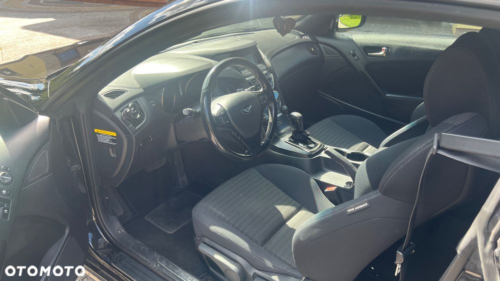 Hyundai Genesis Coupe - 9