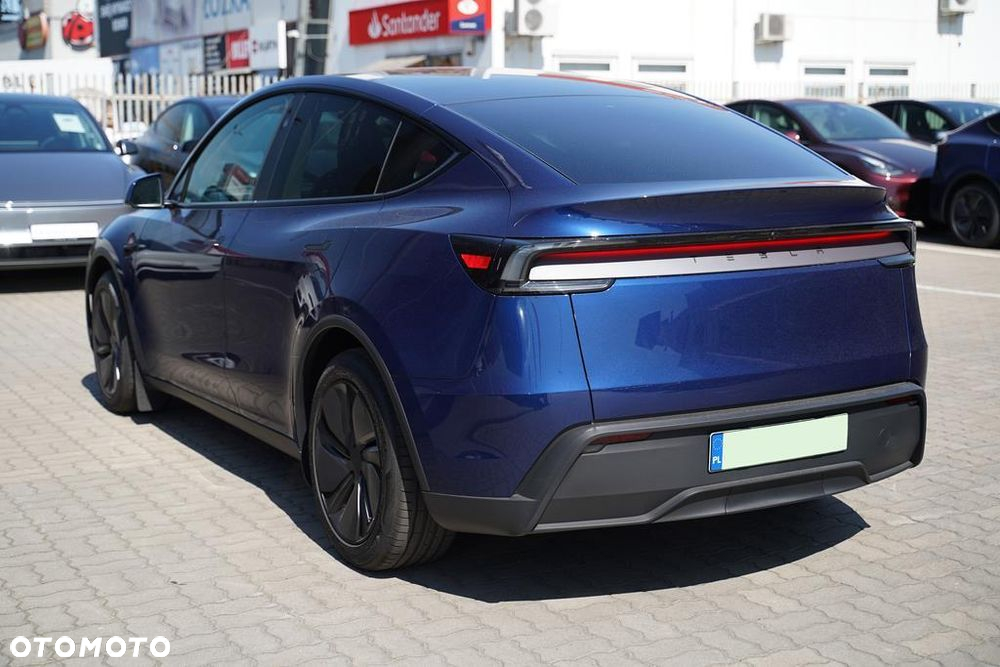 Tesla Y 62.8 RWD - 6