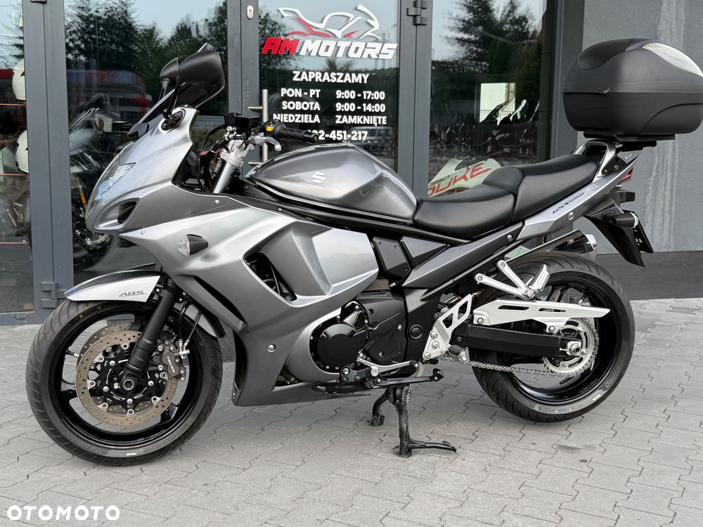 Suzuki GSX - 26